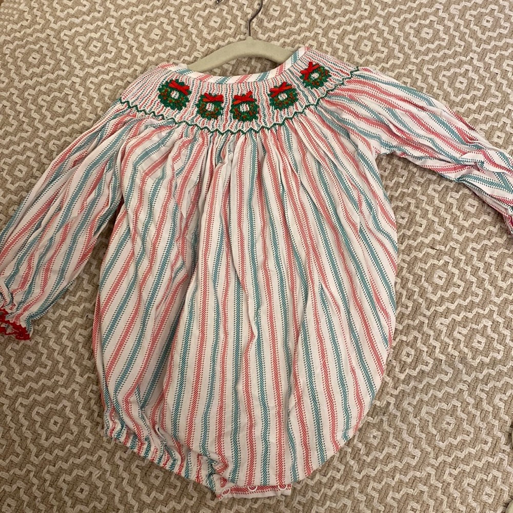 9 MONTH Poppy Kids co Christmas wreath bubble